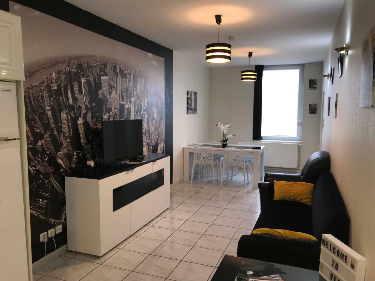 Sympathique Logement En Centre Ville ヴェルダン・シュル・ムーズ エクステリア 写真